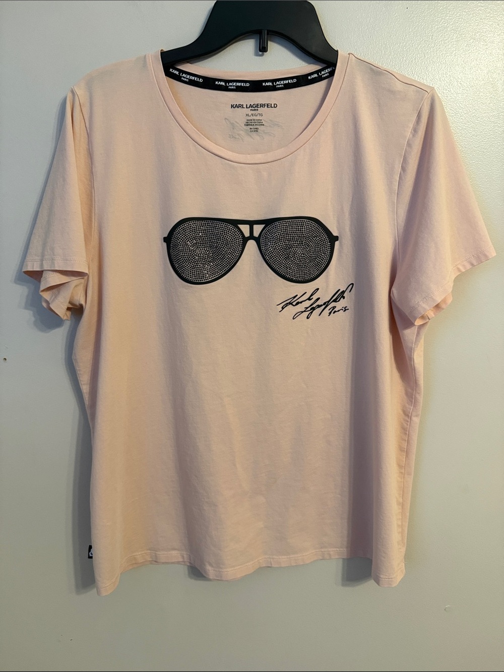 KARL Lagerfeld Black Bling Sunglasses SS T-shirt Soft Peach Pink Size XL